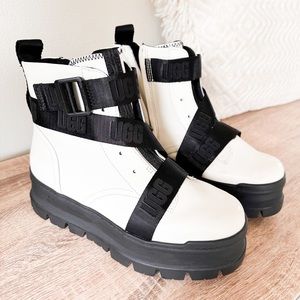 Ugg strapy ankle boot